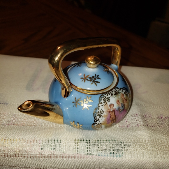 Vintage Bardet Limoges  Small Courting Couple Teapot - Picture 3 of 8